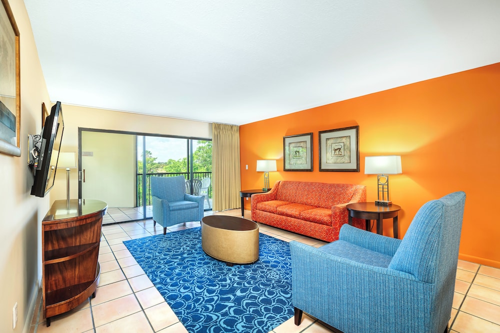 3 Bedroom Suite with Washer and Dryer - Photo 10