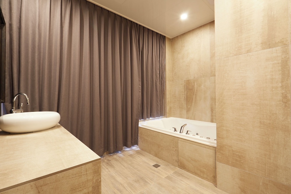 Suites Terrace (Over 36 month old surcharge 20000 KRW, Breakfast Included) photo 2