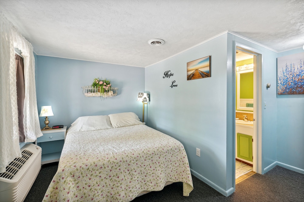 Room, 1 Queen Bed photo 1