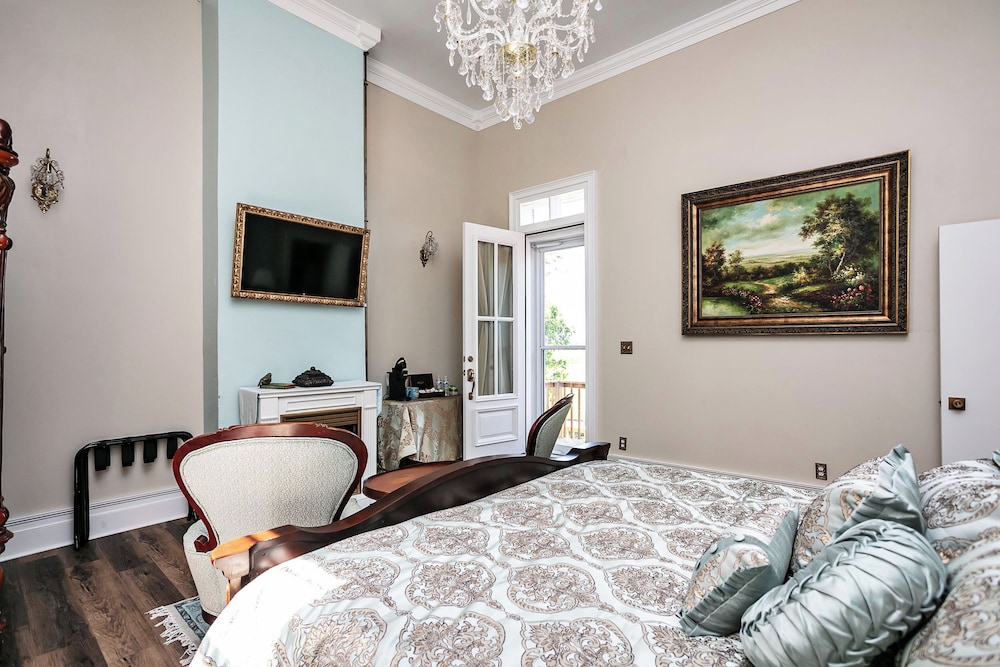 Honeymoon Room photo 2