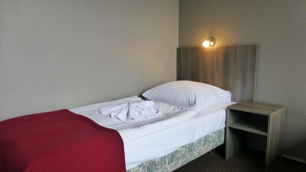 Economy Double Room photo 3