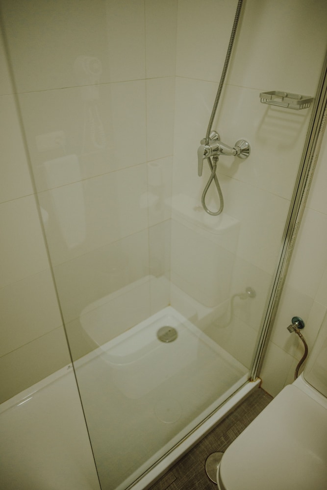Double Room, 1 Double Bed, Ground Floor - Photo 5