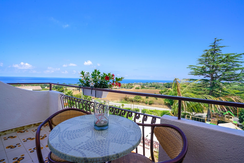 Superior Double or Twin Room, Terrace, Partial Sea View photo 3