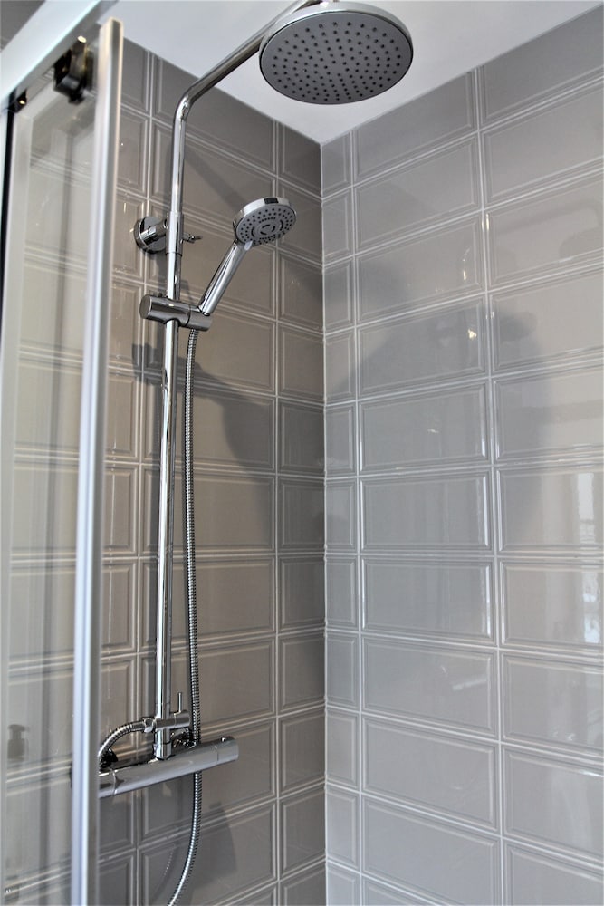 Classic Twin Room - Photo 9