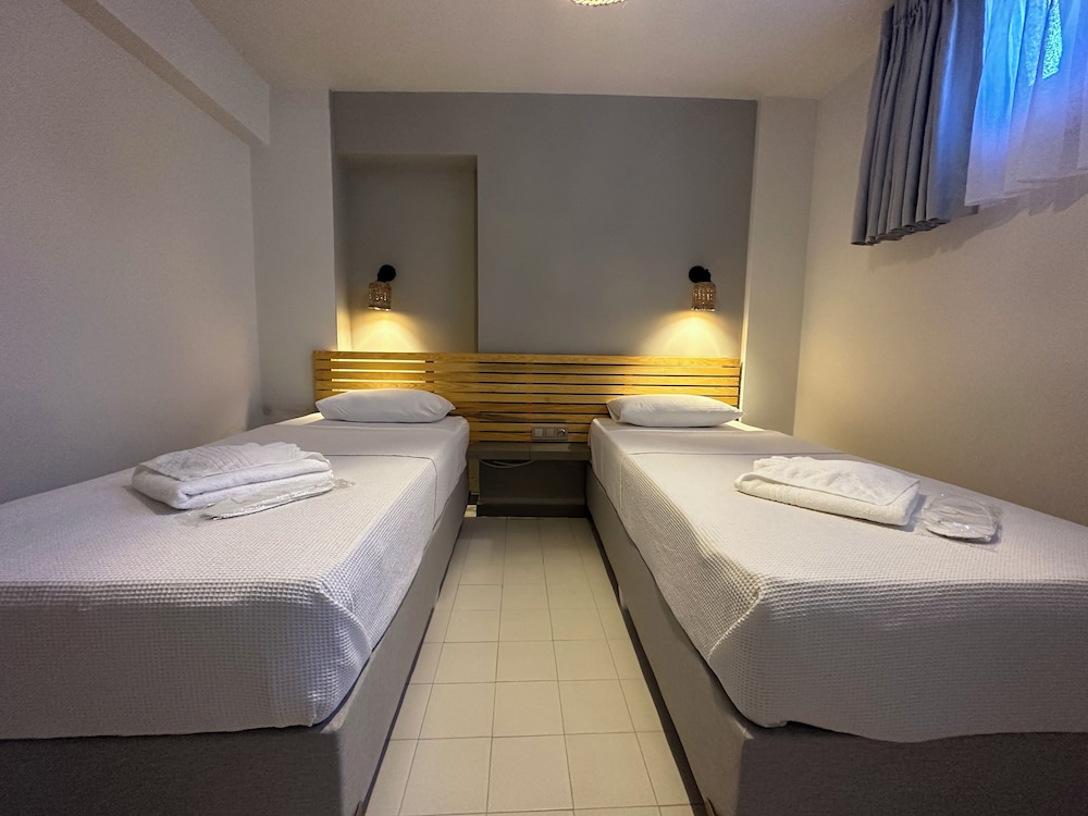 Economy Twin Room (Bodrum Kat - Basement) photo 2