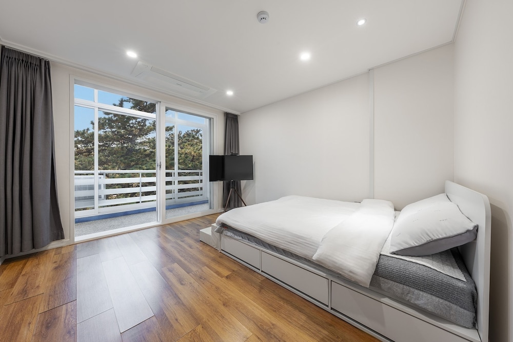 Basic Room, 1 Bedroom (201) photo 1