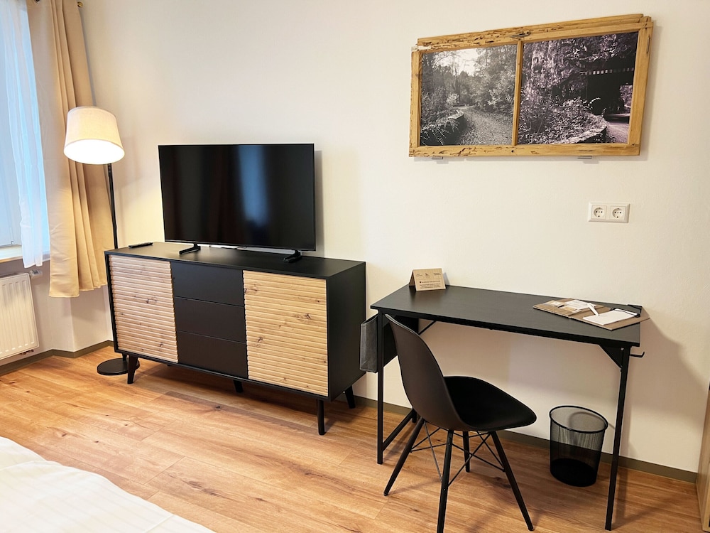 Standard Double Room, Private Bathroom (Doppelzimmer Komfort) photo 3