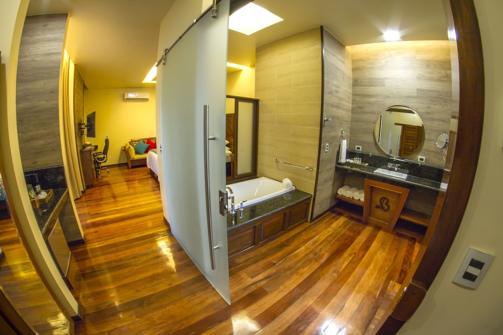 Junior Suite - Photo 9