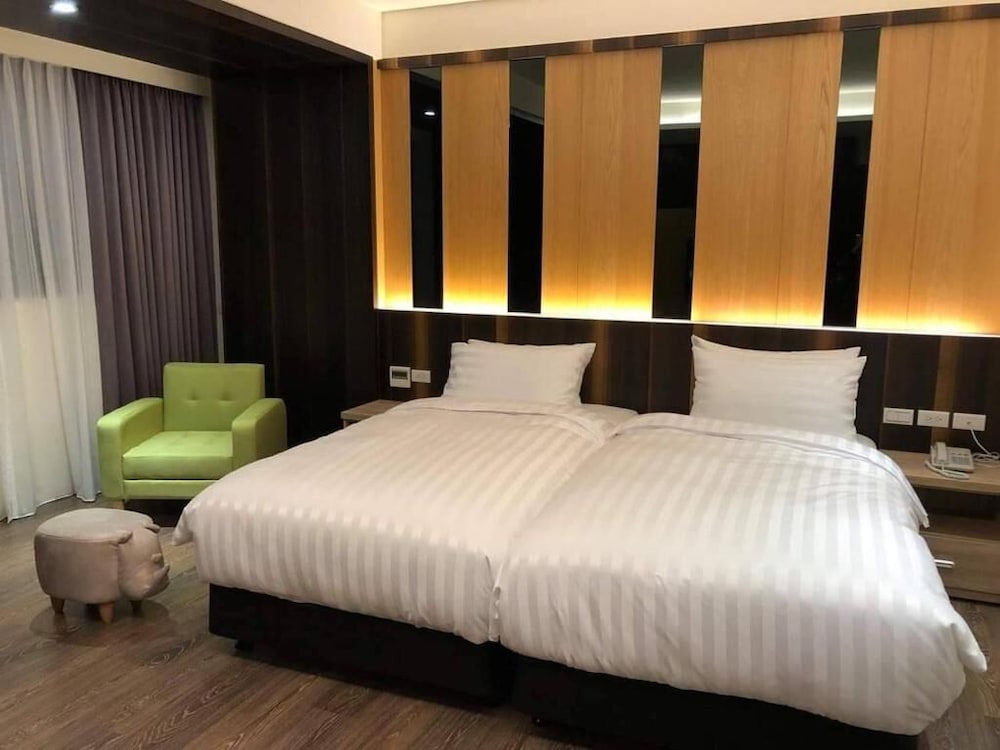 Deluxe Double Room, Bathtub photo 1