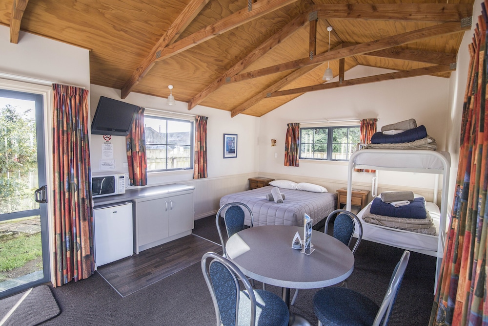 Family Cabin - Large (Studio) - Photo 7