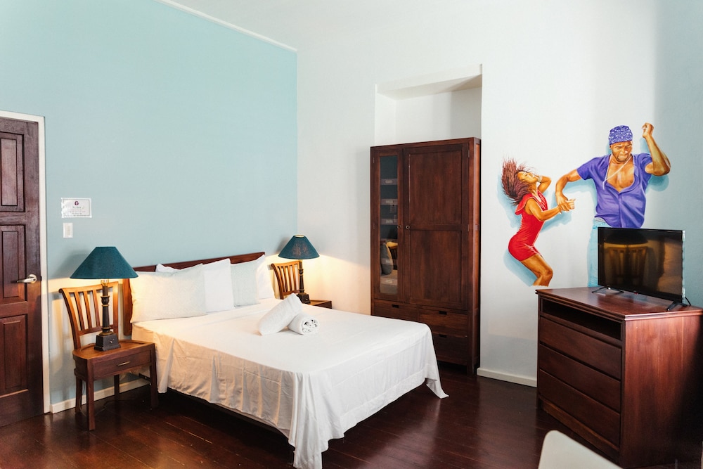 Luxurious Suite photo 3
