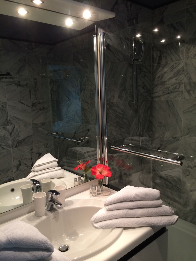 Superior Double Room (with SPA access - Sauna and Jacuzzi) - Photo 10
