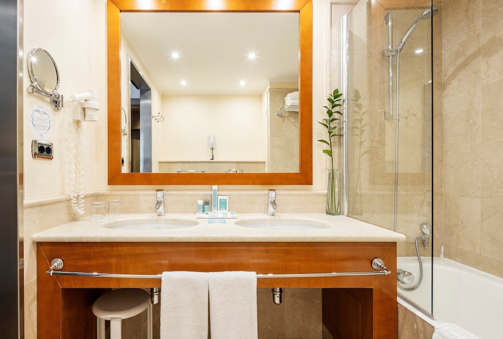 Triple Room, 2 adults and 1 child - Photo 5