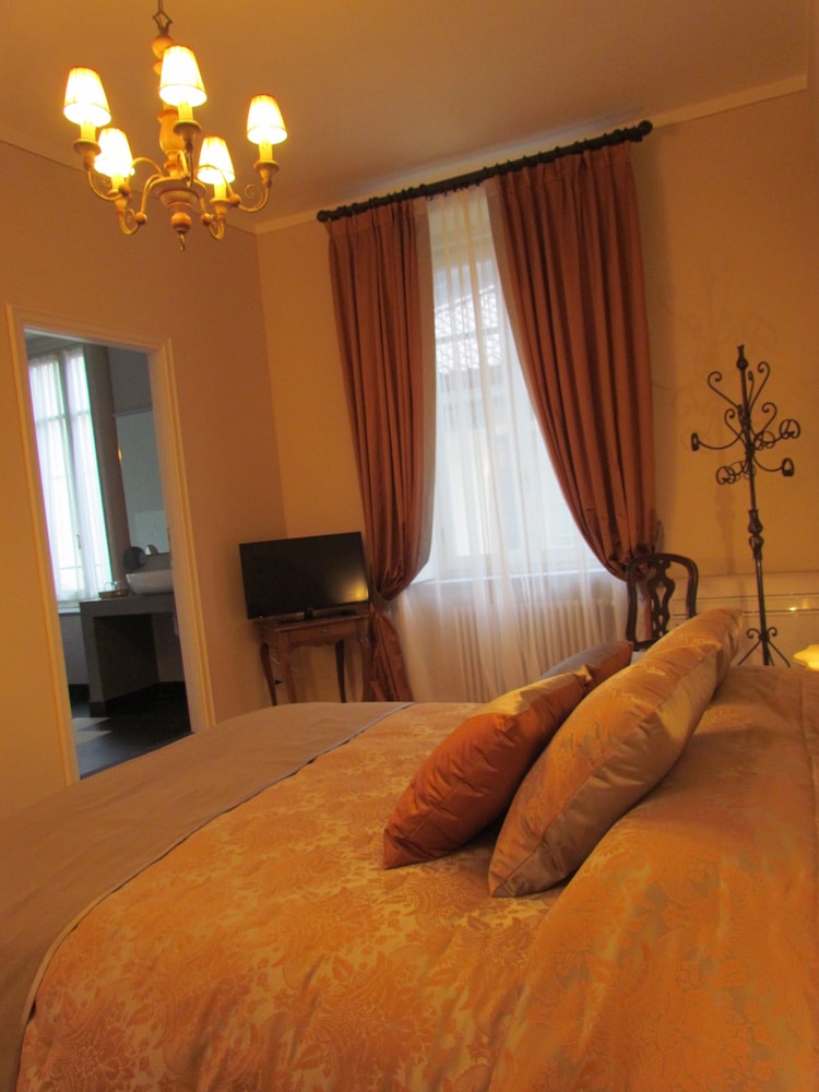 Deluxe Suite photo 2