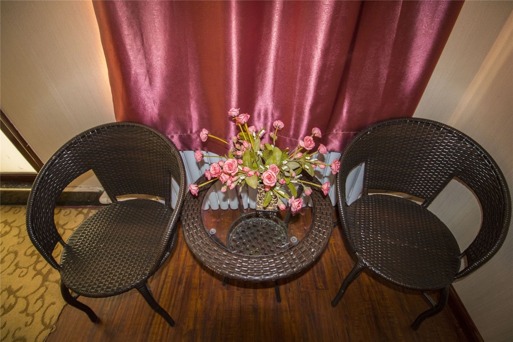 Standard Twin Room(Chinese Domestic Guests Only) photo 3