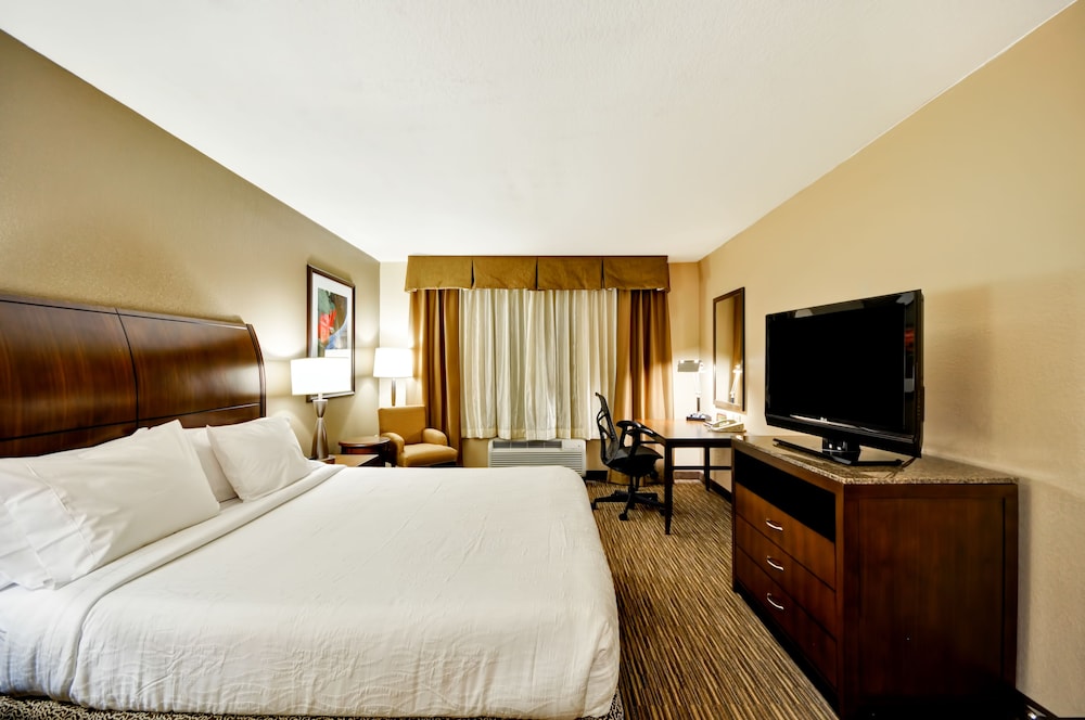 Room - Photo 2