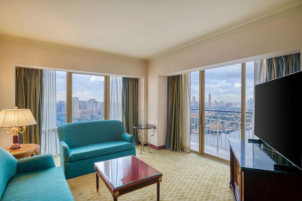 Deluxe Suite, 1 King Bed (Nile View)