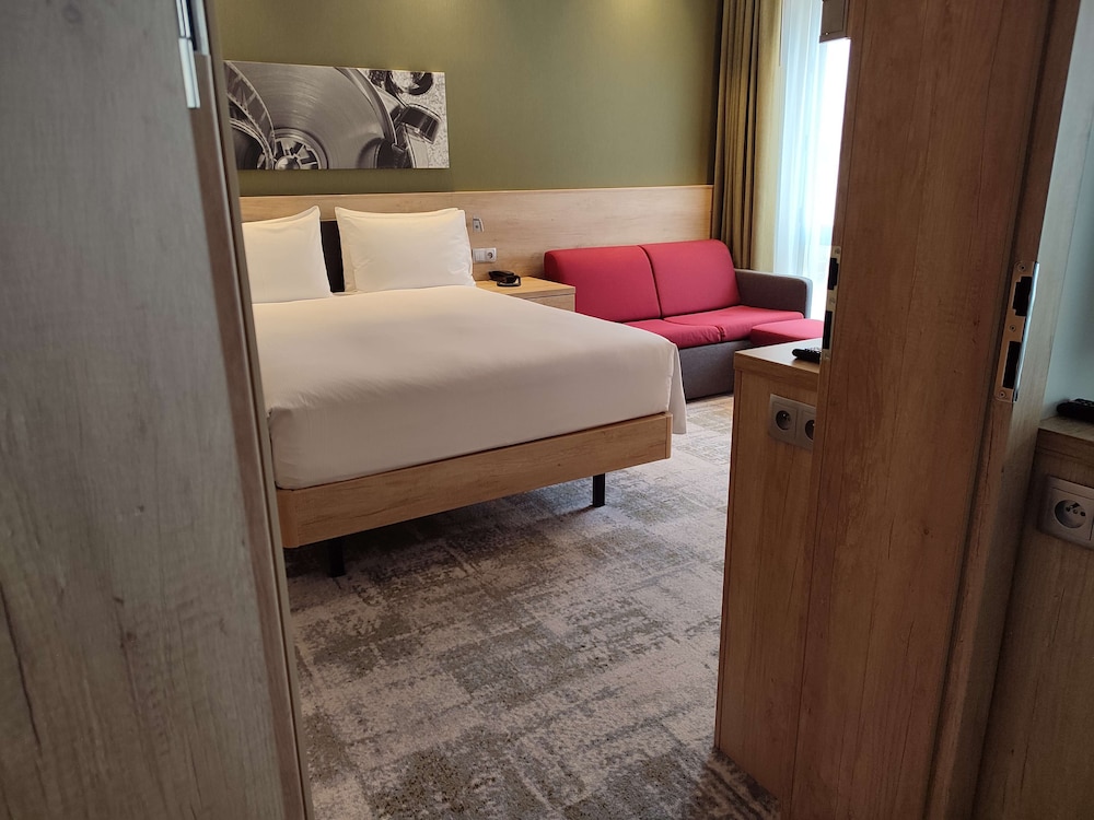 Family Room, 1 Queen Bed (Connecting Rooms)