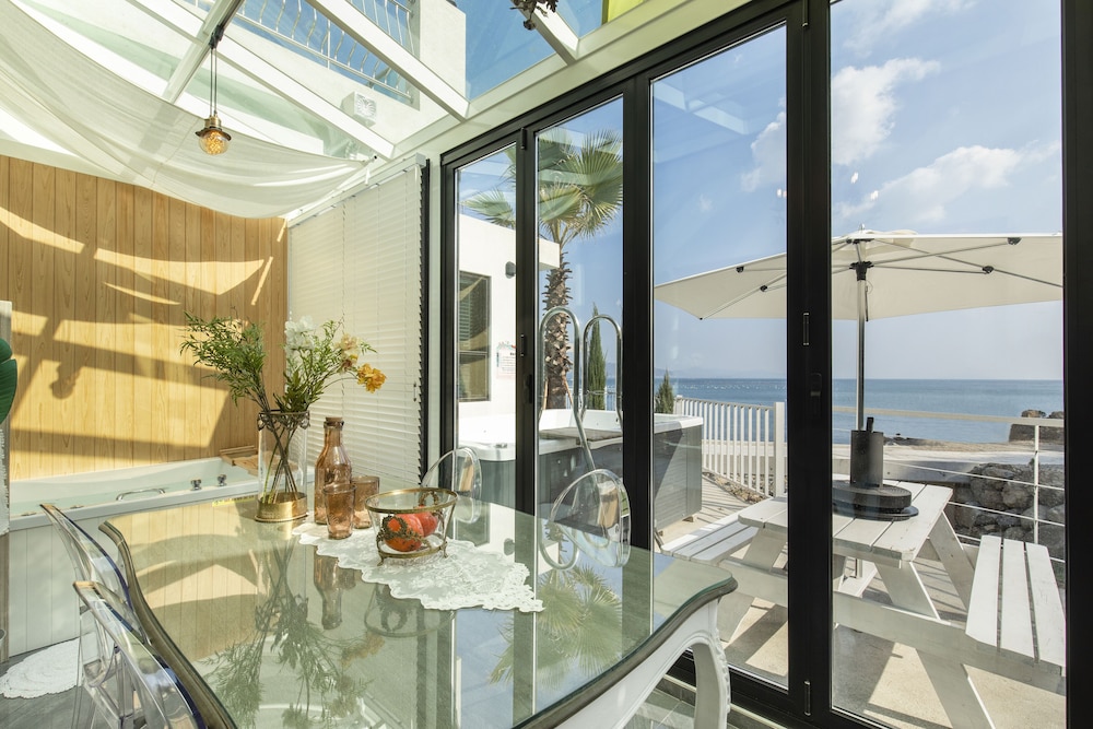 Basic Studio, 1 Queen Bed, Sea View (private whirlpool, 103) - Photo 19