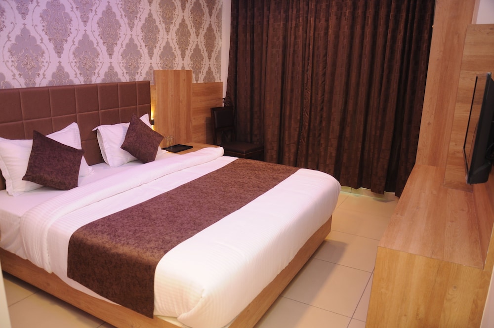 Deluxe Room - Photo 2