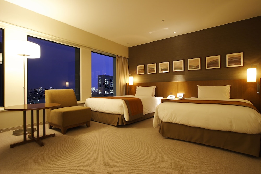 Plaza Deluxe Twin Room, Non Smoking (Main Tower) - Photo 2