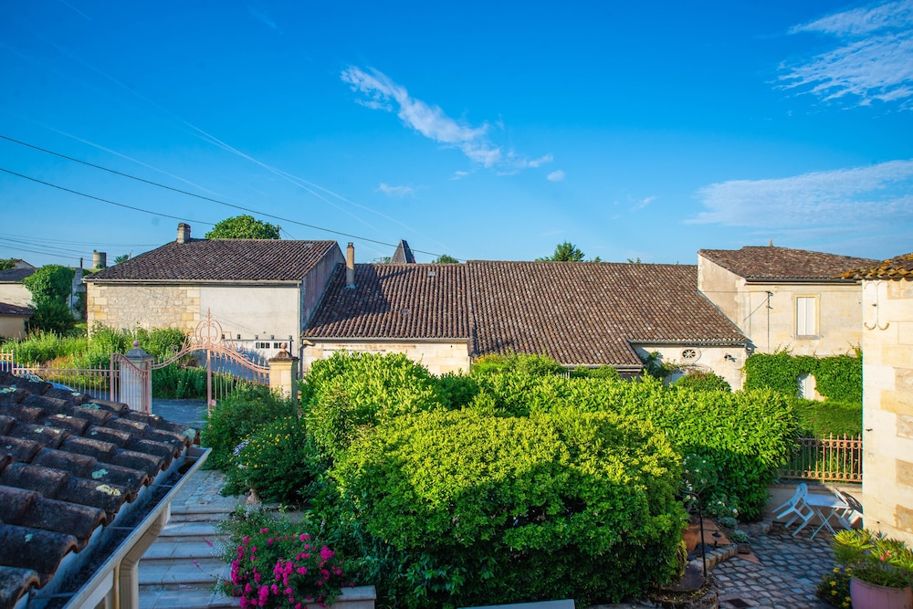 Standard Double Room, Private Bathroom, Garden View photo 3