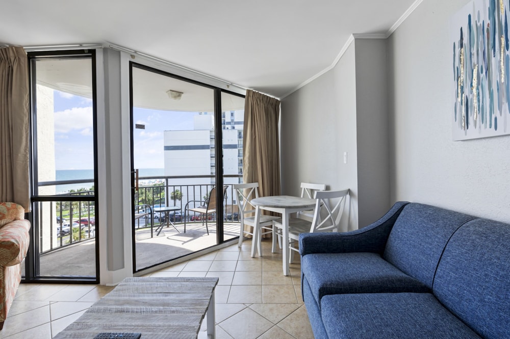 Superior Condo, 1 Bedroom, Balcony, Partial Ocean View