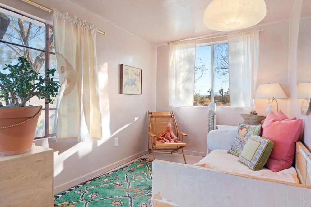 House, 1 Bedroom photo 2