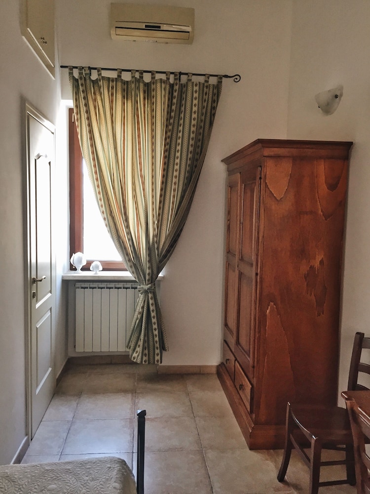 Traditional Double Room (Maria D'Enghien) photo 1
