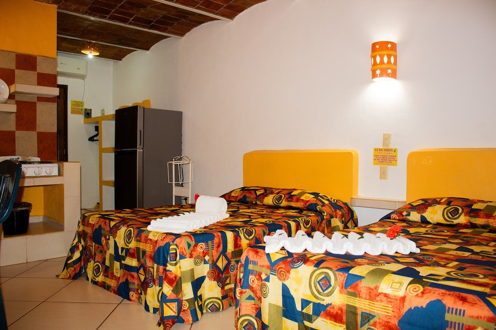 Economy Quadruple Room, Kitchenette photo 1