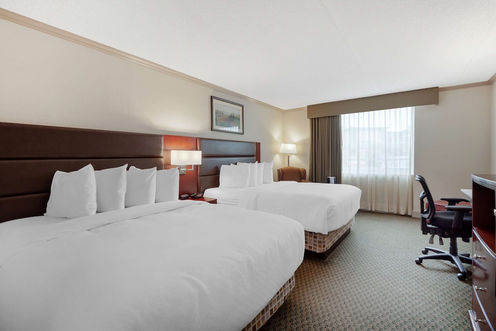 Standard Room, 2 Queen Beds, Non Smoking, Fireplace photo 1