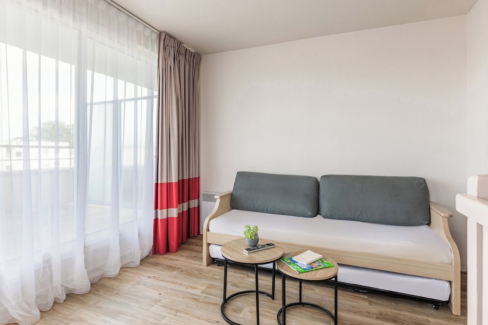 Family Apartment - Photo 6