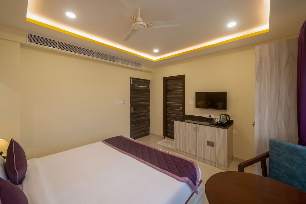 Deluxe Room - Photo 7