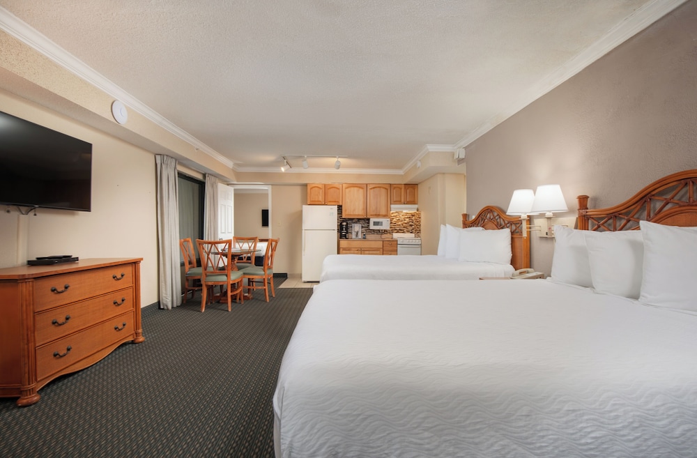 Deluxe Two Room Suite No Balcony photo 1