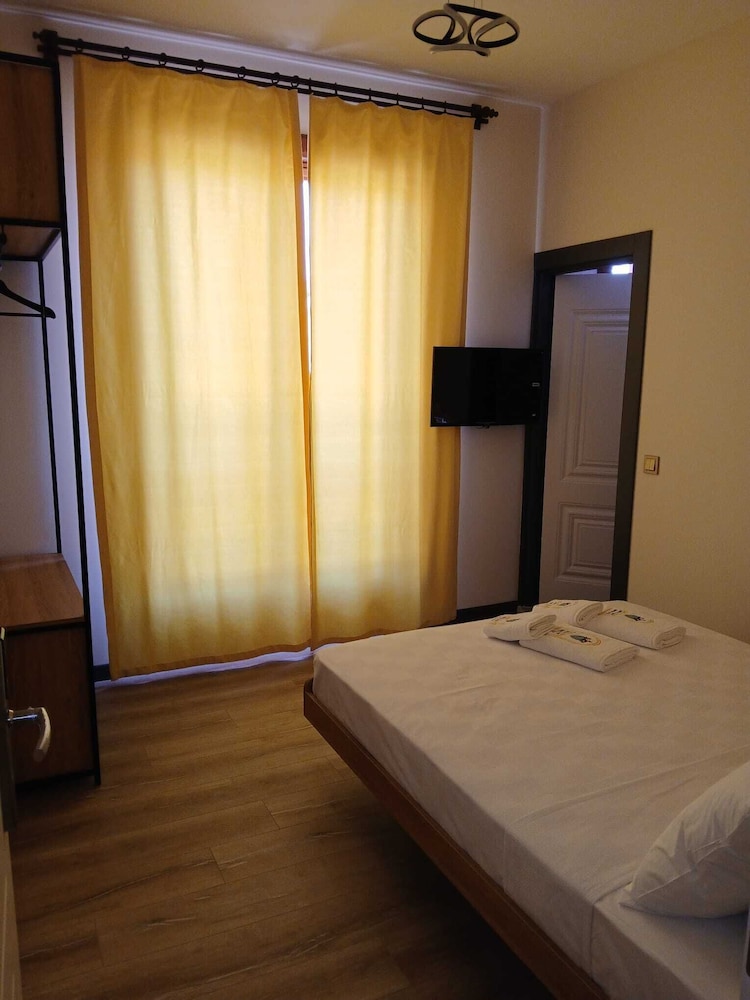 Standard Double Room, Garden View