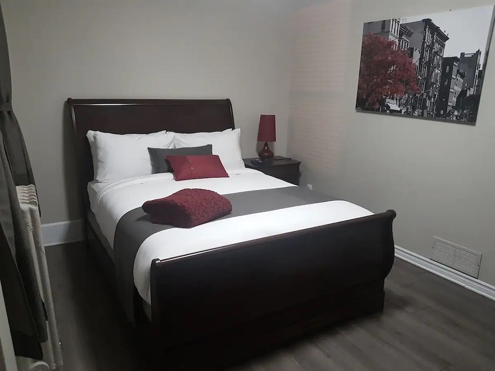 Suite #23 - 18 photo 1