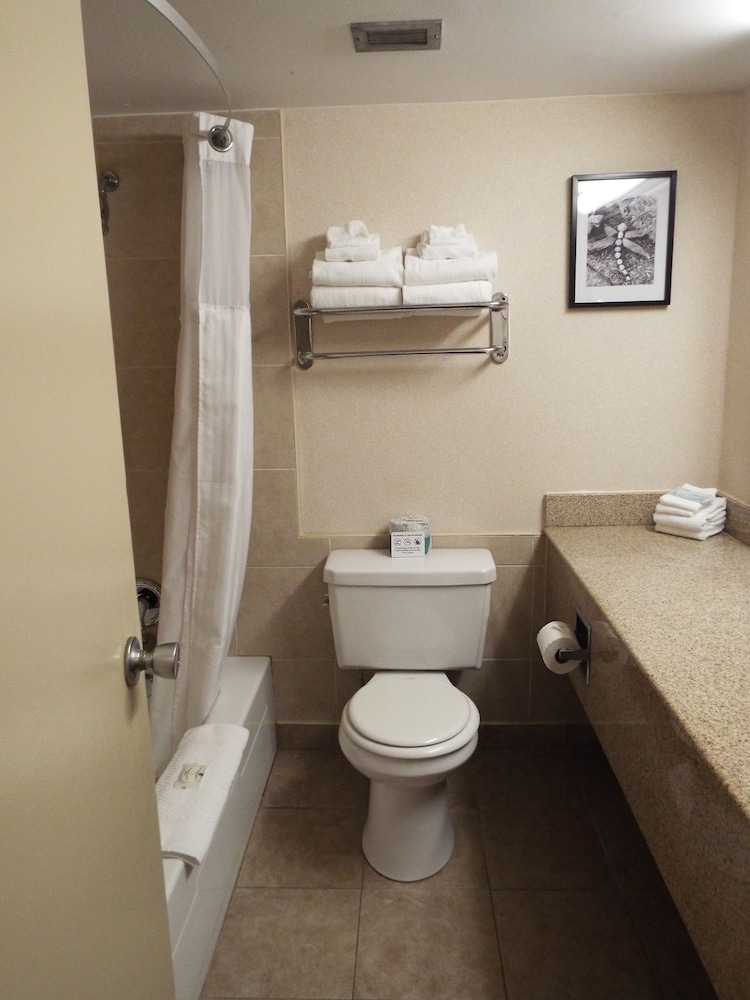 Standard Room, 2 Queen Beds, Non Smoking - Photo 2