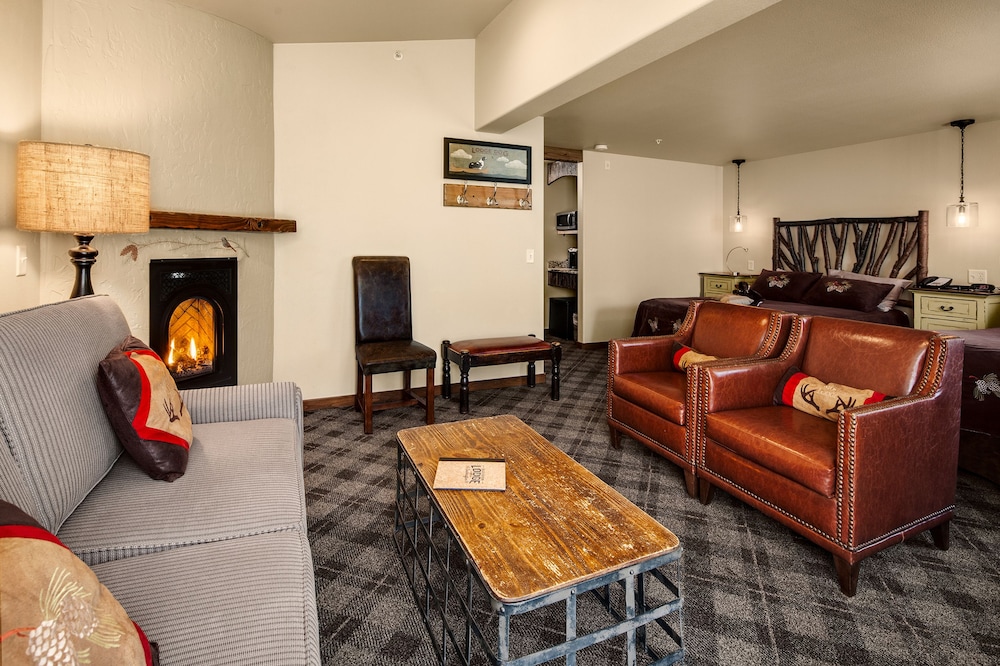 Superior Room, Patio, Mountain View (Family) photo 1