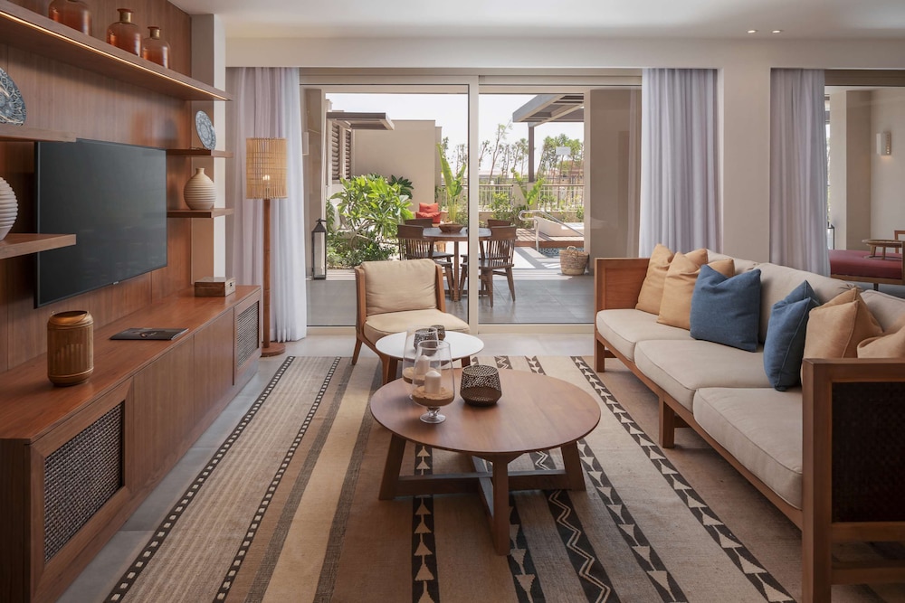 Royal Suite, 1 Queen Bed, Sea View - Photo 3