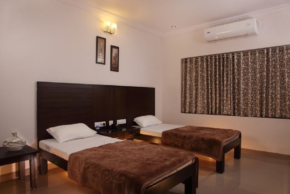 A/C Twin Room photo 1