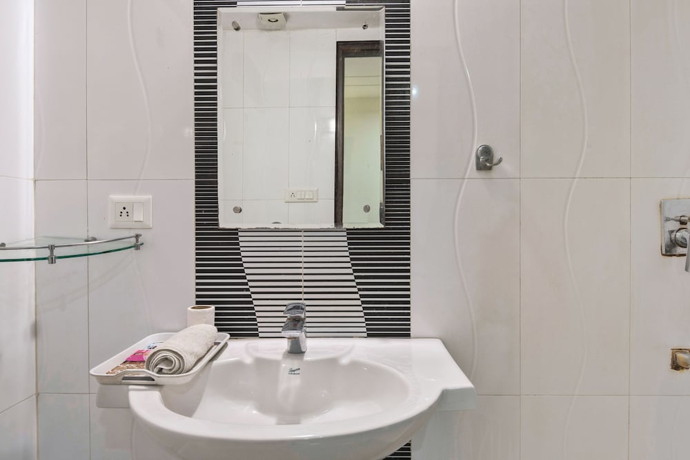 Executive Room - Photo 8