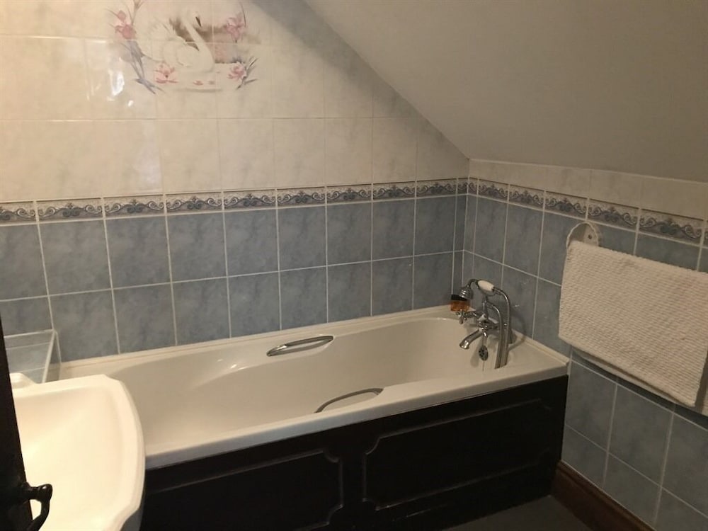 Standard Double or Twin Room, Ensuite - Photo 2