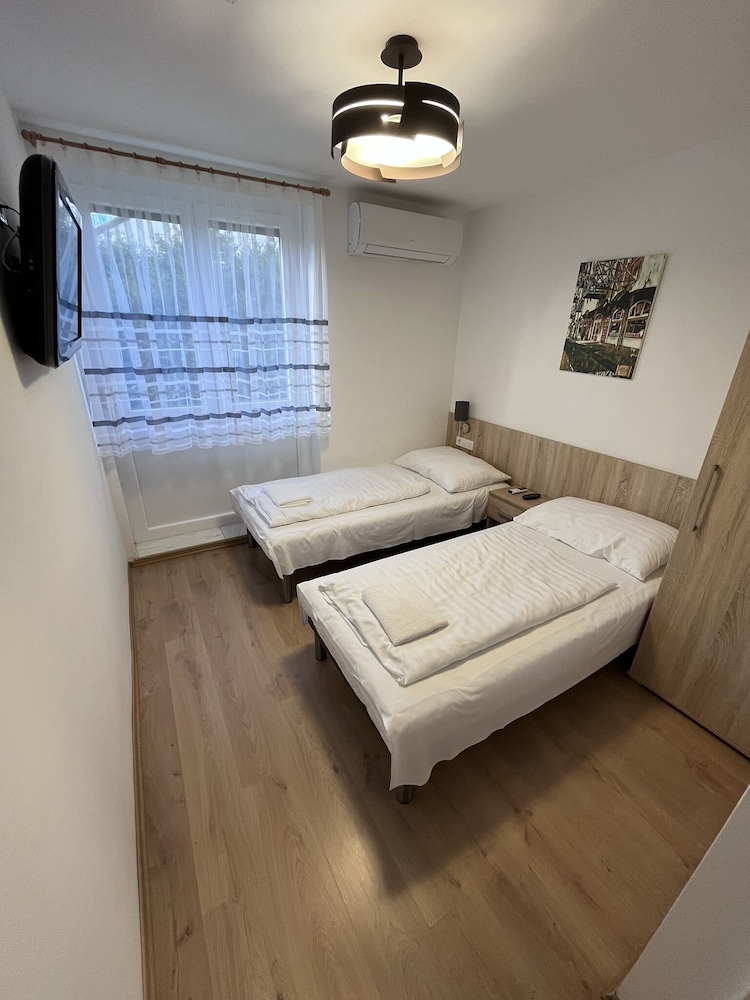 Superior Room, 1 Queen Bed photo 2