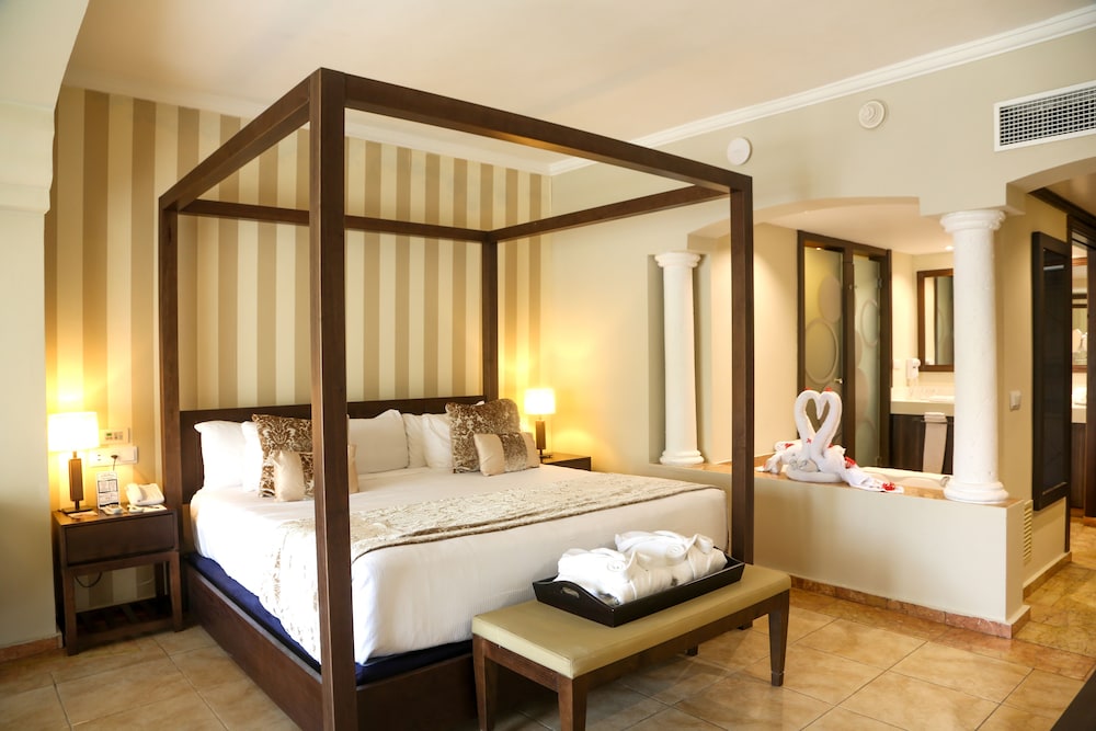Colonial Club Junior Suite Ocean View with Indoor Hot Tub (Adults Only)