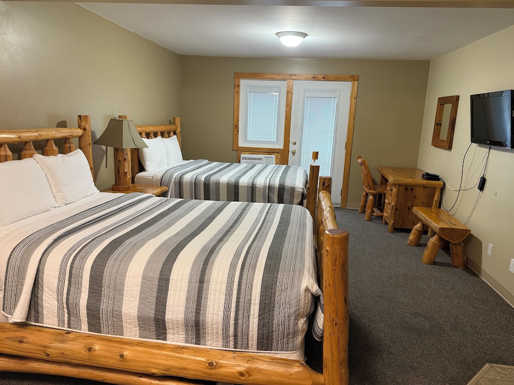 Superior Suite, 2 Queen Beds, Kitchenette photo 1