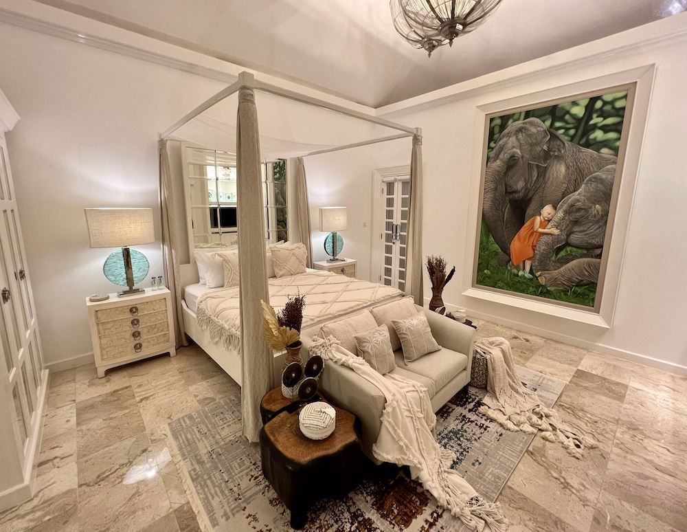 Luxury Villa, 2 Bedrooms, Poolside photo 3