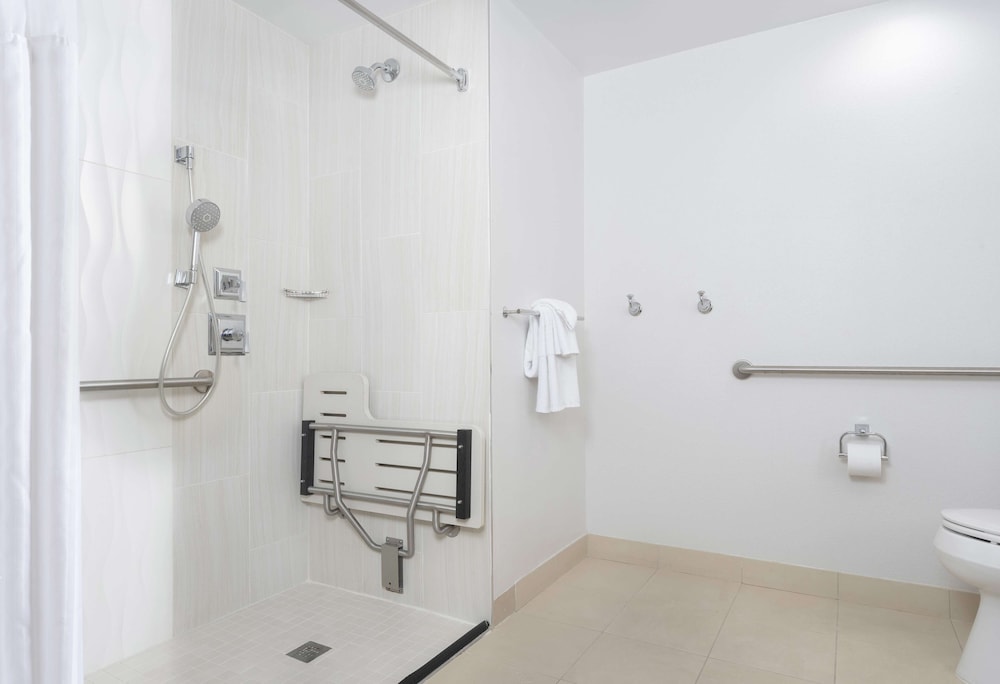 Room, 1 Bedroom, Accessible (Hearing) thumbnail 5