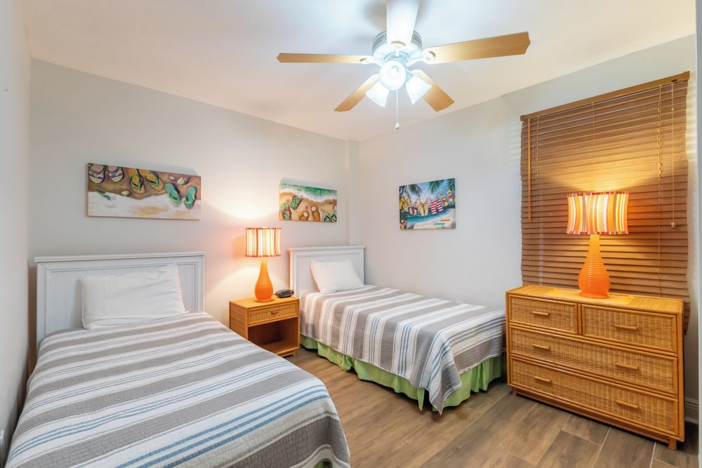Comfort Condo, 2 Bedrooms, Balcony, Lagoon View