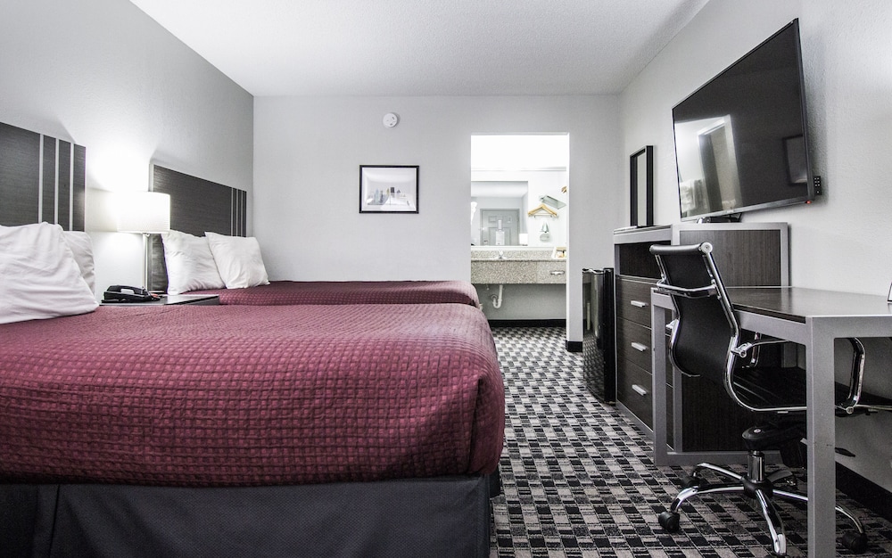 Standard Room, 2 Double Beds, Non Smoking - Photo 1