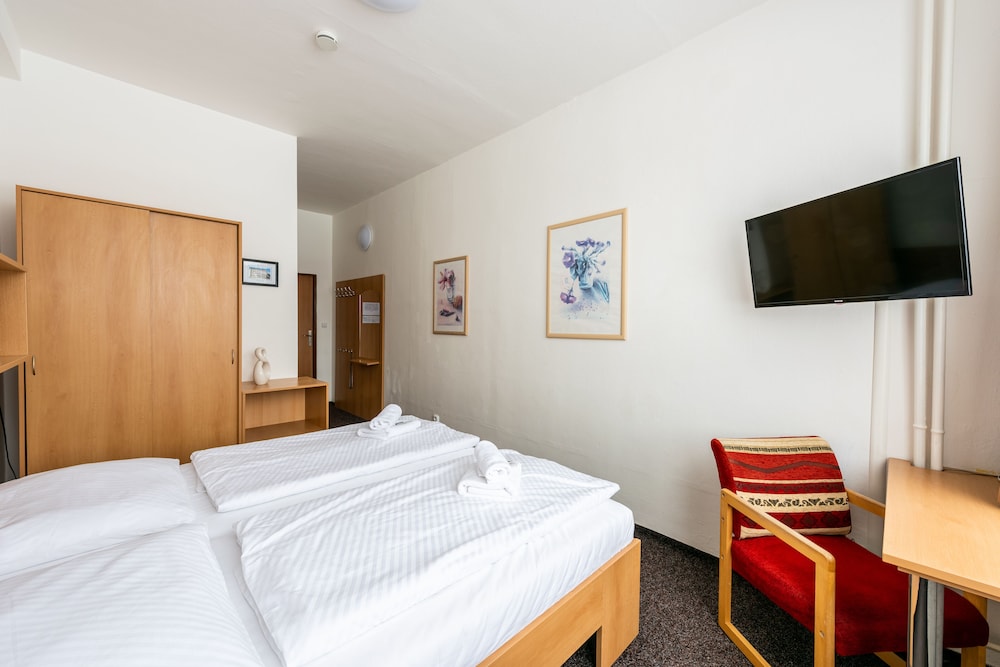 Standard Double or Twin Room, Bathtub photo 1